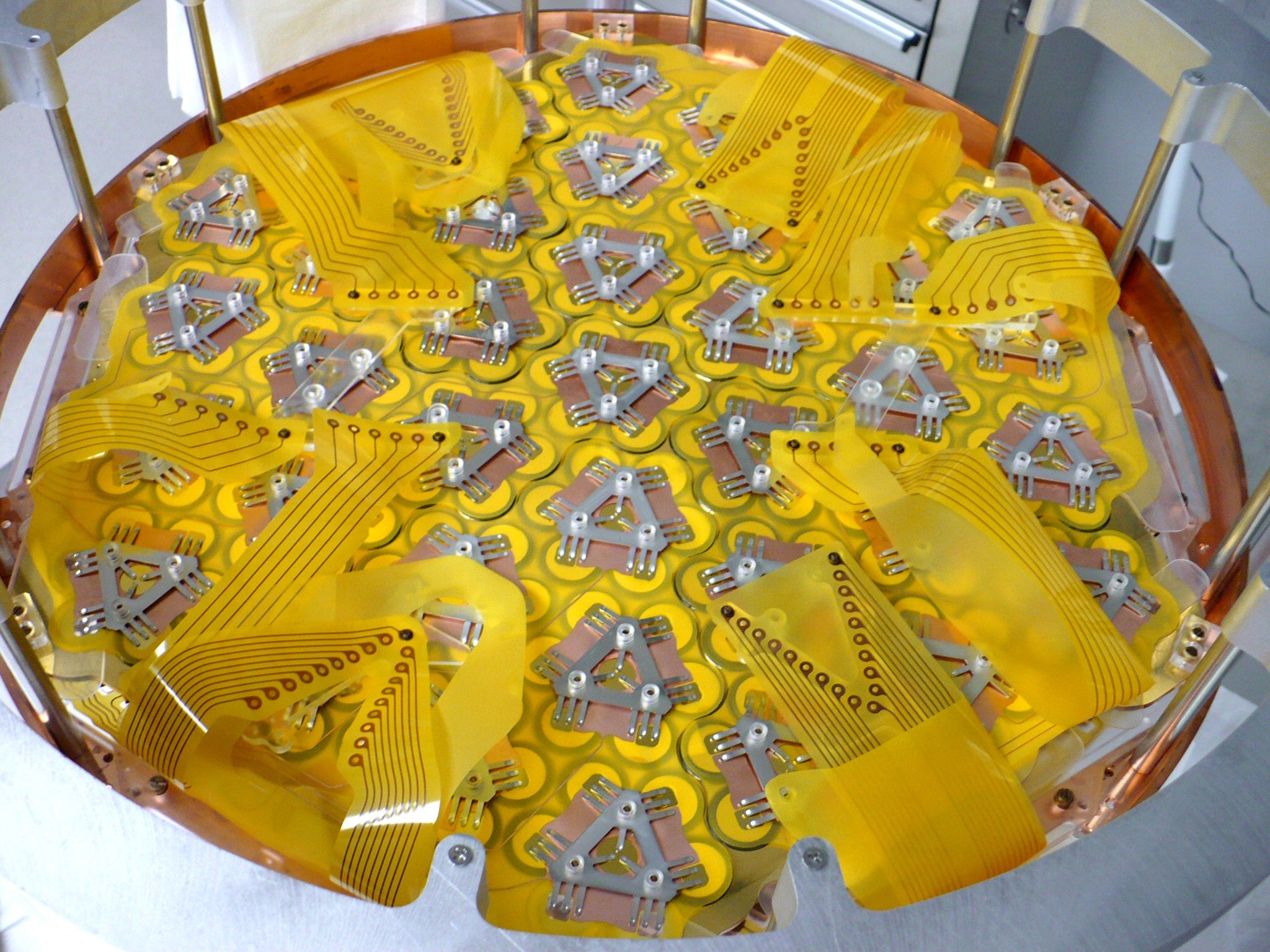 Neutrinos-EXO_1.jpg