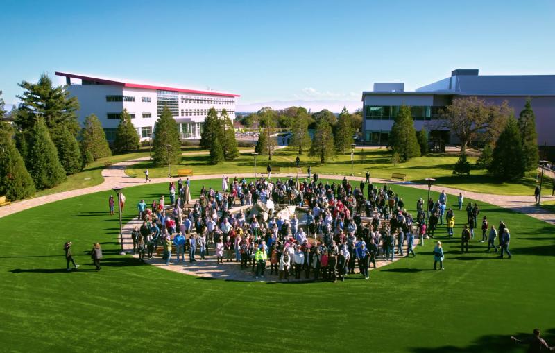 SLAC staff in main quad