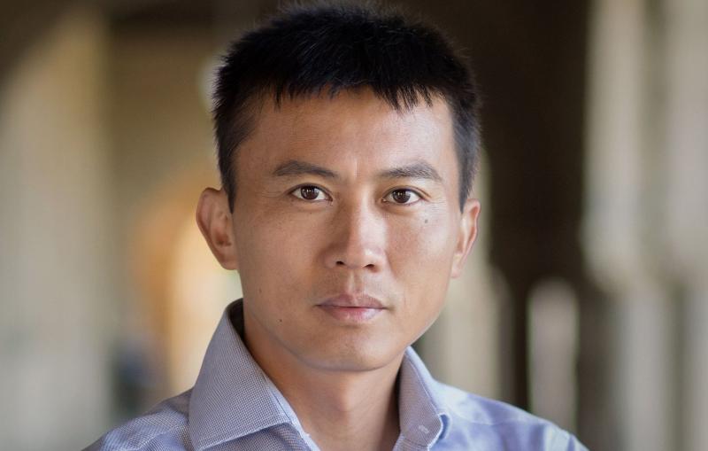 Portrait of Yi Cui, director of the Precourt Institute at Stanford 