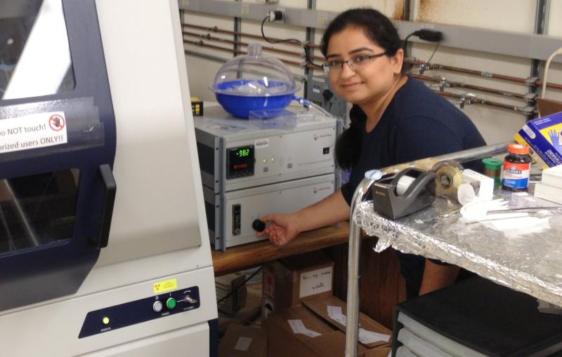 Image - Roopali Kukreja, working in a laboratory at the University of California, San Diego. (Courtesy of Roopali Kukreja)