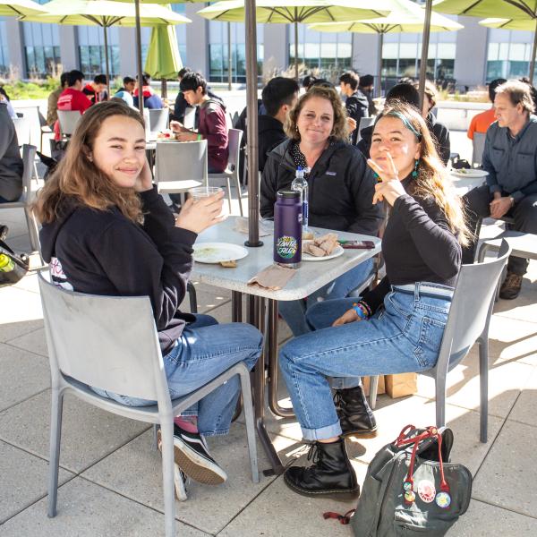 A lunch break during SLAC’s Regional DOE Science Bowl where Bay Area high school teams compete for a chance to go on to the DOE National Bowl Championship in Washington, D.C.