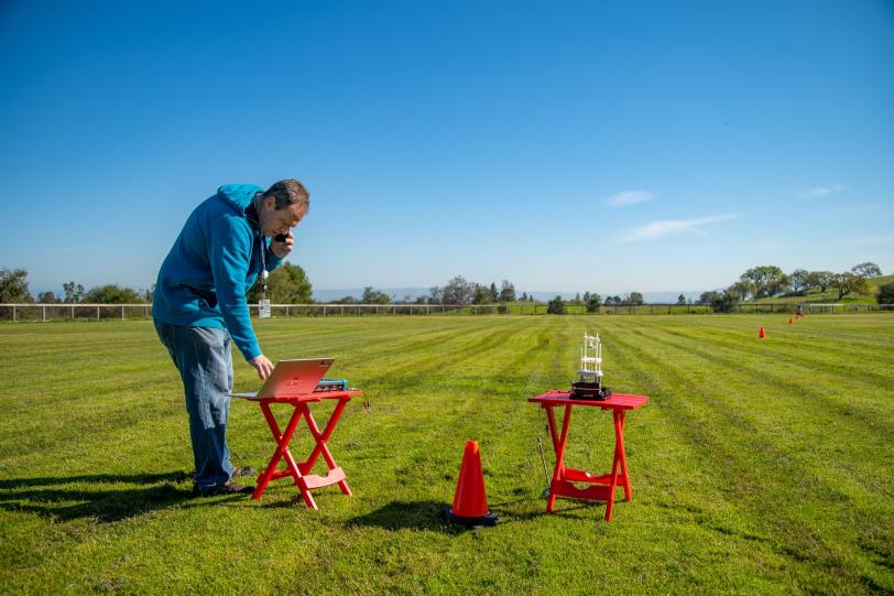 VLF antenna testing Kemp team