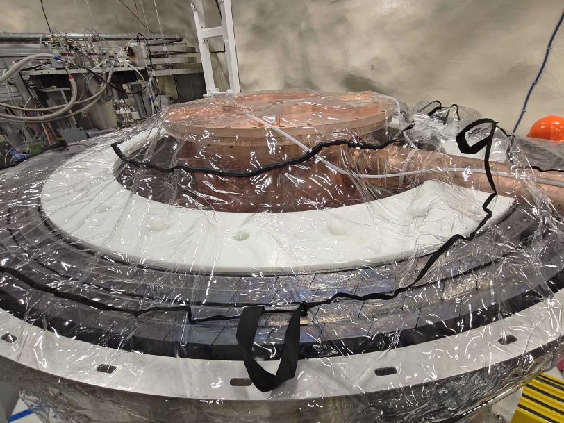 outer vacuum chamber