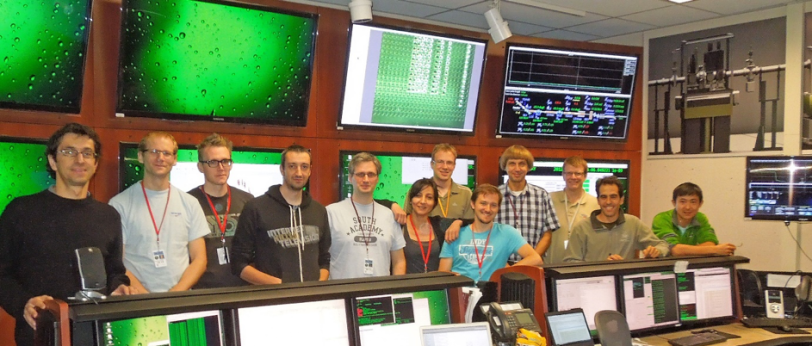 Group photo of research team at SLAC's LCLS