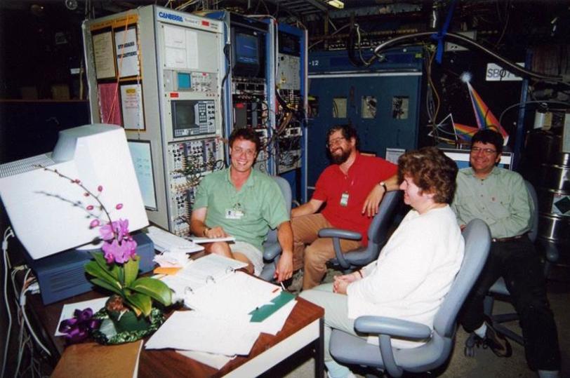 Image - From left, Graham George, Roger Prince, Ingrid Pickering and Jürgen Gailer, collaborate in an experiment at SLAC’s SSRL in this 1998 photo. This team conducted pioneering X-ray studies of arsenic and selenium in mammal tissues.