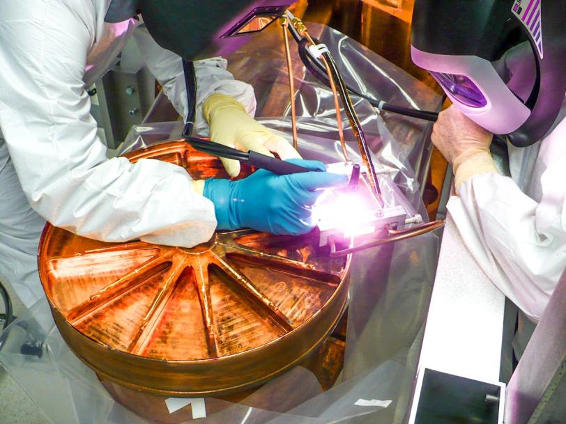 Photo – SLAC engineers weld the xenon vessel shut