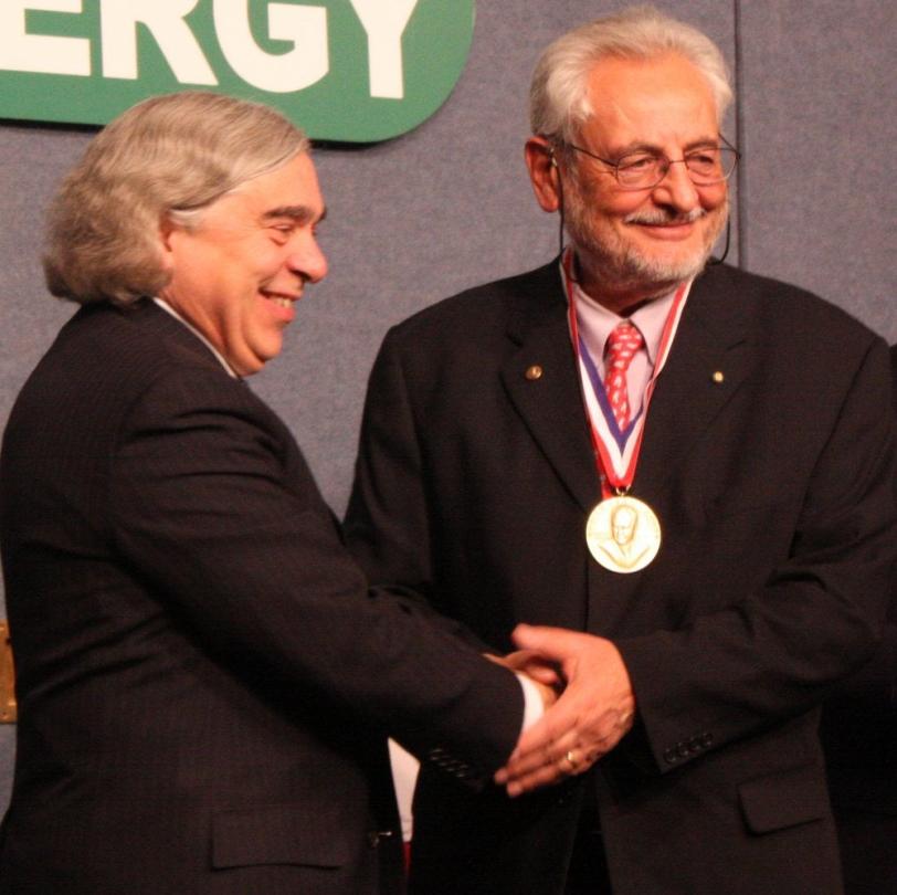 Image - U.S. Energy Secretary Ernest Moniz presents Claudio Pellegrini with the Enrico Fermi Award during a Tuesday ceremony at DOE headquarters in Washington, D.C. (U.S. Department of Energy)
