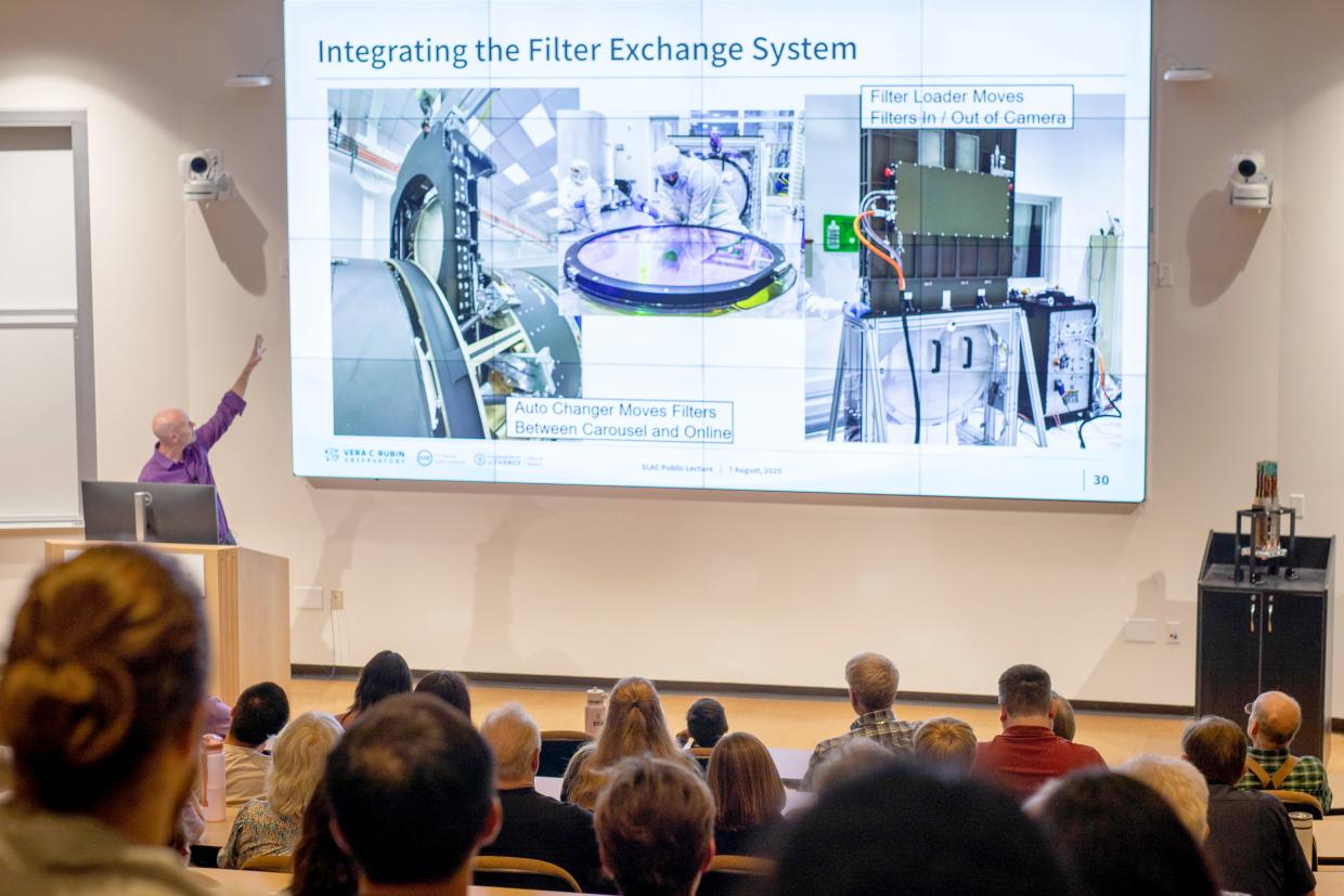 A full Kavli auditorium for the Public Lecture on how SLAC built the largest camera in the world