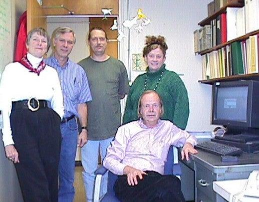 Group photo of SLAC WWW Wizards in an office