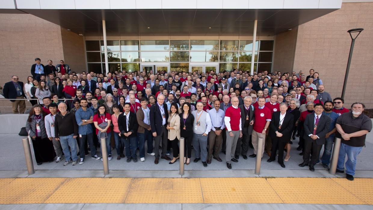 group photo from LCLS 10-year anniversary symposium