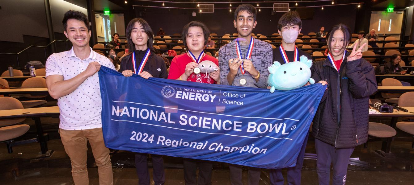 Ripeti il ​​regno dei vincitori nel Regional Science Bowl