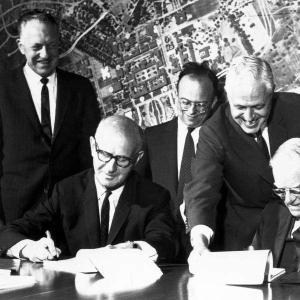 Signing the SLAC construction contrast in 1962