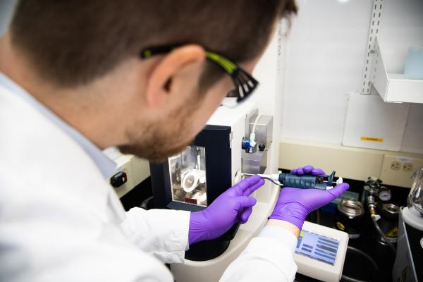 A scientist works on Tuberculosis samples at the Cryo-EM facility.